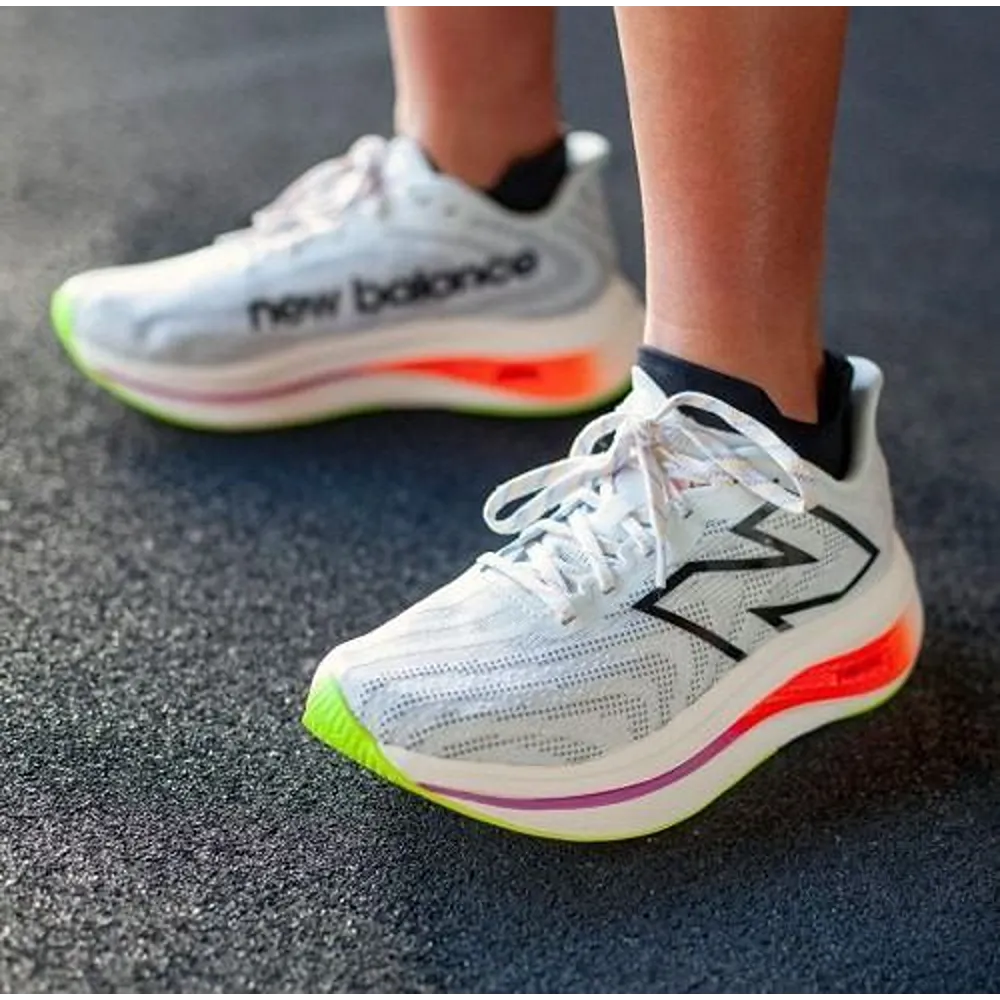 Classy New Balance Fuelcell Supercomp Trainer V2 White Shoes For Men (S1H59)