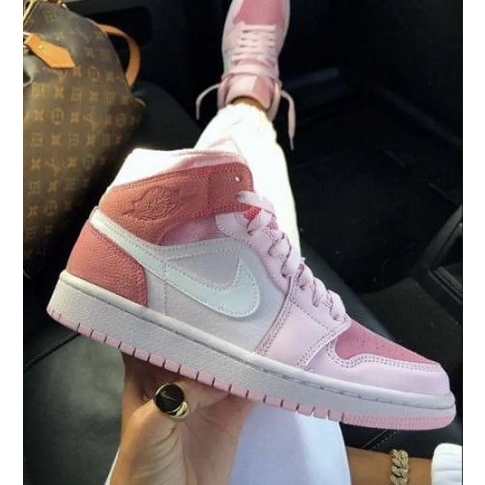 Trendy Nike Air Jordan 1 Mid Rosa Claro Shoes For Women